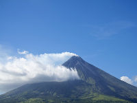 Филиппинский вулкан Майон стал виновником гибели 4 туристов и их проводника