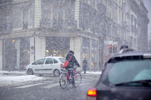 В снежном плену страны Европы - France at Winter Snowstorm