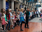 Установлен рекорд танца Riverdance - Riverdance Classes, Niamh O'Connor & Padraic Moyles, Dublin, Ireland (photo John P Brady, Flickr)