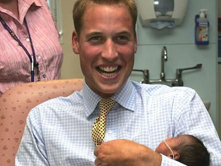 Принц Уильм с младенцем, сентябрь 2006 года