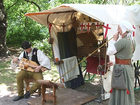 Робин Гуд ожидает гостей в Шервудском лесу Ноттингемшира - The Robin Hood Festival, Sherwood Forest, Nottinghamshire, England (photo Charlotte White from robinhood.org.uk)