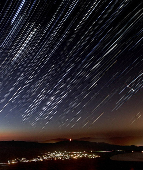 Метеорный поток Персеиды пролился звездным дождем над Европой - 2013 Perseid Meteors Over Washoe Valley, NV (photo Space.com)