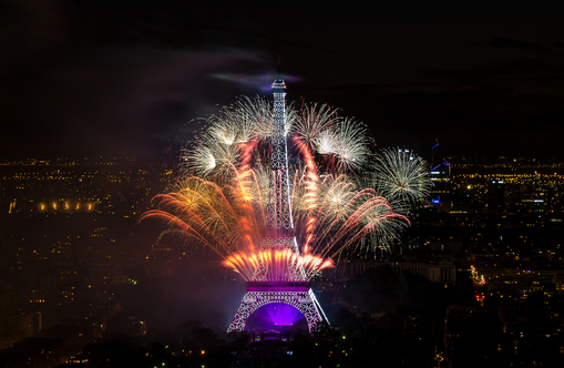 Новый год: лучшие фейерверки (ч.2) - Fireworks, Eiffel Tower, Paris, France / Flickr, Hervé Lacroix