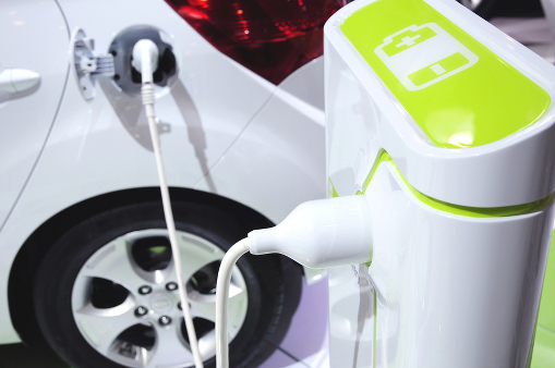 Ровно месяц, как в Эстонии действует сеть быстрой подзарядки электроавтомобилей - Electric car in charging