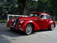 Гонка ретро-автомобилей 2013 Mille Miglia стартовала в Италии Гонка ретро-автомобилей 2013 Mille Miglia стартовала в Италии
