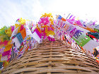 В Таиланде празднуют наступление Нового года - Flag hang Songkran Festival. One of the traditions of northern Thailand.
