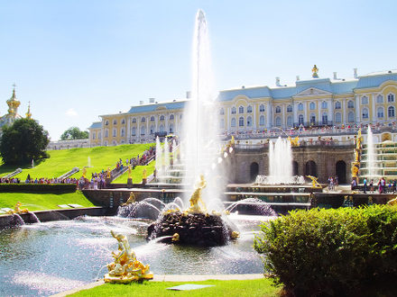 Grand cascade in Pertergof. Saint-Petersburg, Russia.