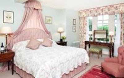 фото отеля Loch Lomond Arms Hotel