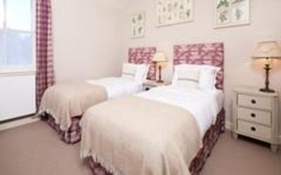 фото отеля Loch Lomond Arms Hotel