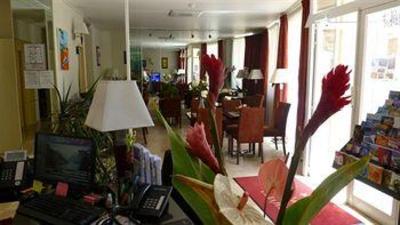 фото отеля Hotel Capitole Beausoleil