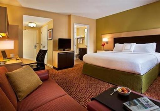 фото отеля TownePlace Suites York