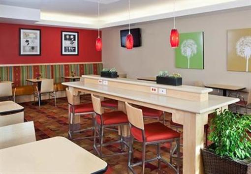 фото отеля TownePlace Suites York
