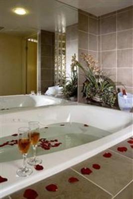 фото отеля Embassy Suites Hotel Portland - Washington Square