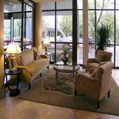 фото отеля Embassy Suites Hotel Portland - Washington Square