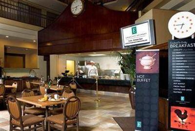 фото отеля Embassy Suites Hotel Portland - Washington Square