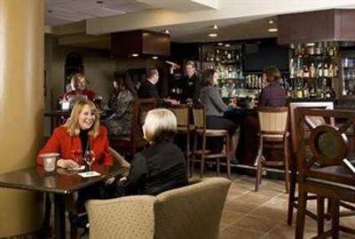 фото отеля Embassy Suites Hotel Portland - Washington Square