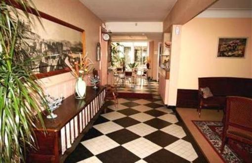 фото отеля Hotel de la Paix Bagnères-de-Bigorre