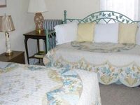 La Plaza Inn