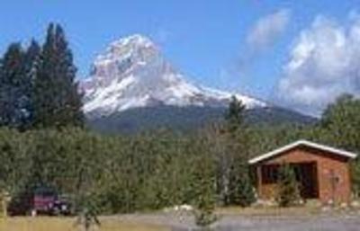 фото отеля Crowsnest Mountain Resort