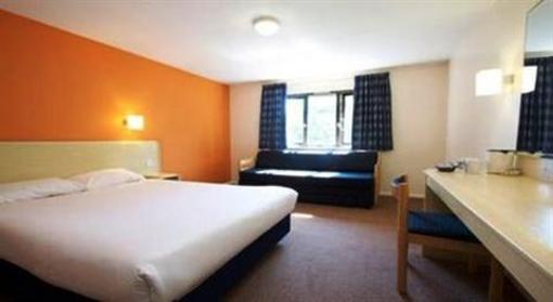 фото отеля Travelodge Wellingborough Rushden