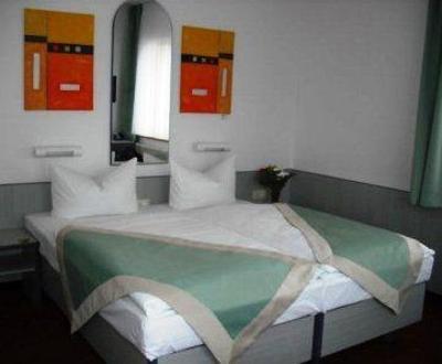 фото отеля Hotel Port Inn