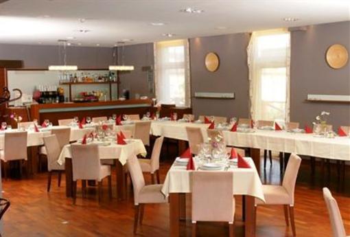 фото отеля Vadvirag Hotel & Restaurant