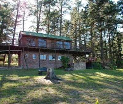 фото отеля Lake Views Cottage & Noah's Ark