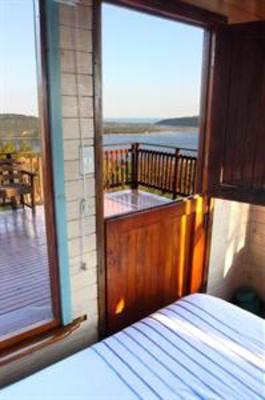фото отеля Lake Views Cottage & Noah's Ark