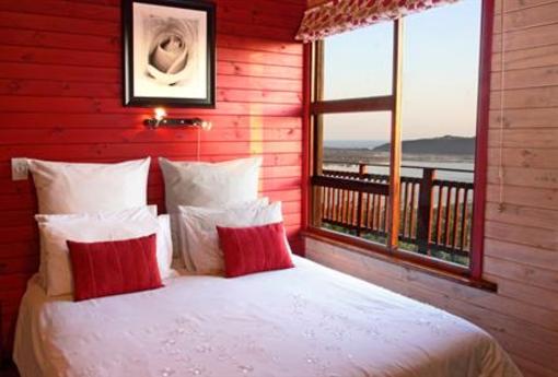 фото отеля Lake Views Cottage & Noah's Ark