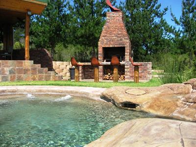 фото отеля Lake Views Cottage & Noah's Ark