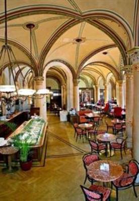 фото отеля Cafe Central Melk