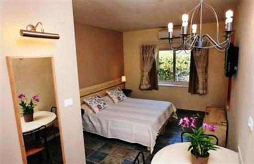 фото отеля Sha'ar HaGolan Country Lodging
