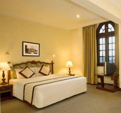 фото отеля Riverside Hotel 2