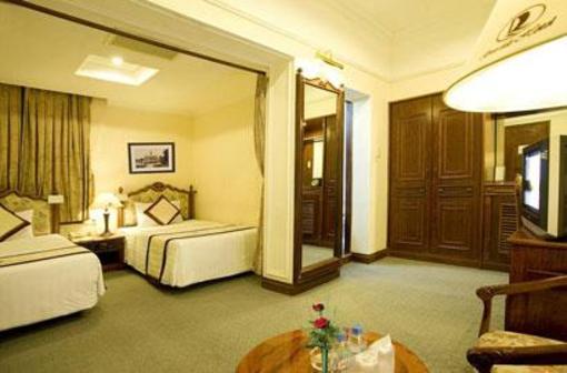 фото отеля Riverside Hotel 2