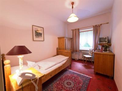 фото отеля Hotel Waldgasthof Buchenhain Baierbrunn