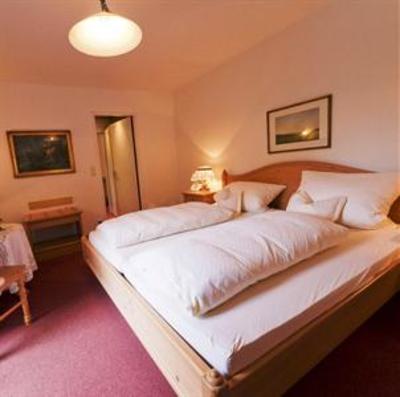 фото отеля Hotel Waldgasthof Buchenhain Baierbrunn