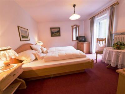 фото отеля Hotel Waldgasthof Buchenhain Baierbrunn
