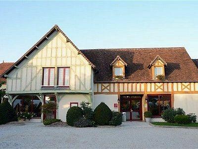 фото отеля Auberge du Lac Mesnil-Saint-Pere