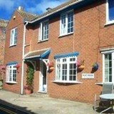 фото отеля Harbourside House Surf Lodge