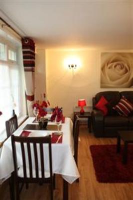 фото отеля Robertsbridge Retreat at Cornhill Luxury Apartments