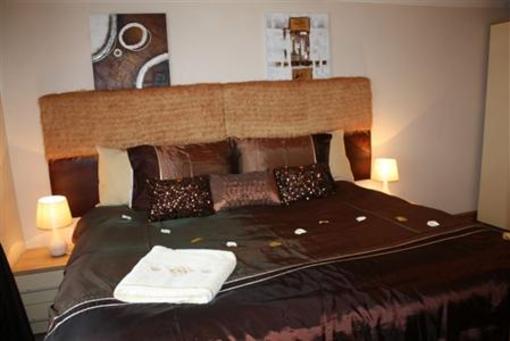 фото отеля Robertsbridge Retreat at Cornhill Luxury Apartments