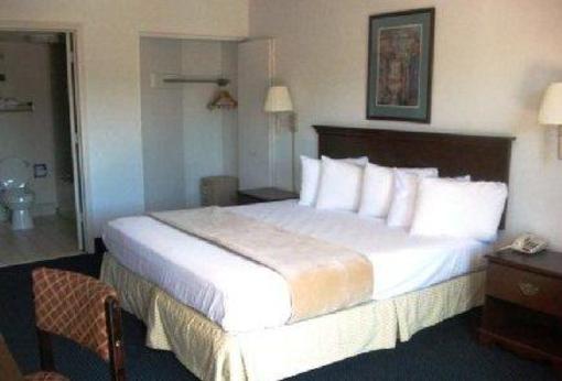 фото отеля Days Inn And Suites Duncan Spartanburg