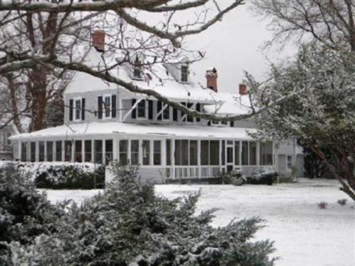 фото отеля Black Walnut Point Inn