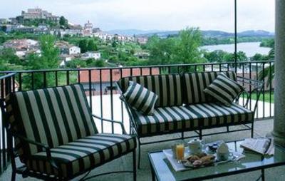 фото отеля Parador de Tui Hotel