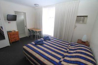 фото отеля Lakeview Motor Inn Belmont