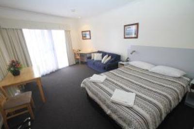 фото отеля Lakeview Motor Inn Belmont