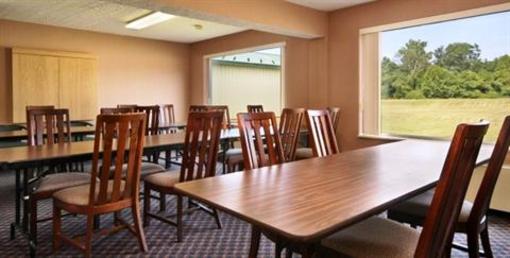 фото отеля GuestHouse Inn Williamstown - Marietta