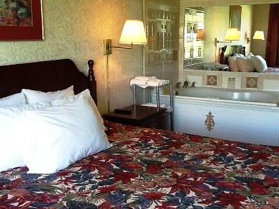 фото отеля GuestHouse Inn Williamstown - Marietta