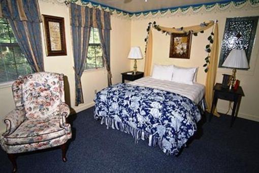 фото отеля Ravenwood Castle Accommodations New Plymouth (Ohio)