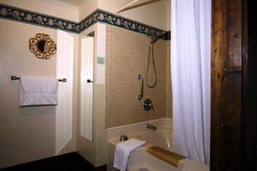 фото отеля Ravenwood Castle Accommodations New Plymouth (Ohio)